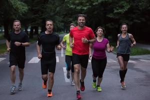 corridori squadra su mattina formazione foto