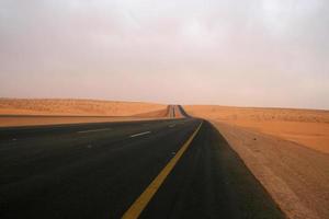 strada per il deserto foto
