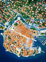 aereo Visualizza dubrovnik vecchio cittadina porto a partire dal sopra foto