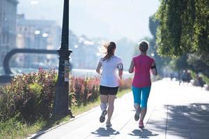 femmina amici jogging foto