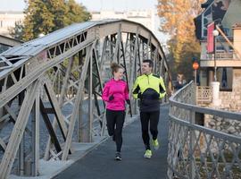 giovane coppia jogging foto