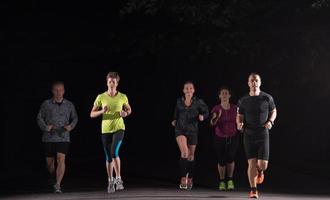 corridori squadra su il notte formazione foto