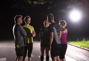 corridori squadra su il notte formazione foto