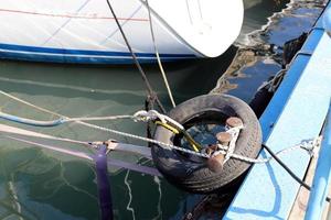 acro Israele dicembre 19, 2020. ormeggio per ormeggio Barche e yachts nel il porto marittimo. foto