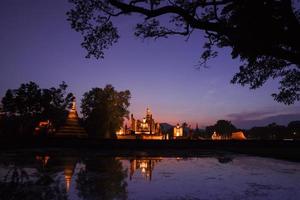 Sukhothai storico parco. buddista tempio rovine nel Sukhothai storico parco, Tailandia foto