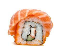 lanciato Sushi salmone nigiri isolato su bianca sfondo, giapponese cibo foto
