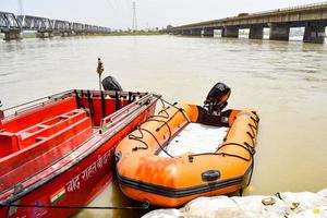 ganga come si vede a garh mukteshwar, uttar pradesh, india, si crede che il fiume ganga sia il fiume più sacro per gli indù, una vista di garh ganga brij ghat che è un luogo religioso molto famoso per gli indù foto