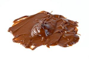 cioccolato spalmabile isolato su sfondo bianco foto