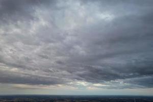 maggior parte bellissimo aereo Visualizza di drammatico nuvole foto