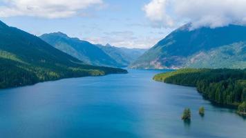 lago Cushman e il olimpico montagne di Washington stato nel agosto 2021 foto