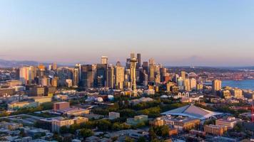 Seattle, Washington a tramonto nel agosto foto