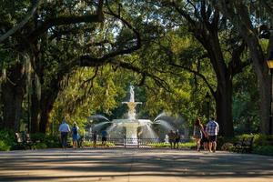 famosa fontana storica di forsyth nella savana, in georgia foto