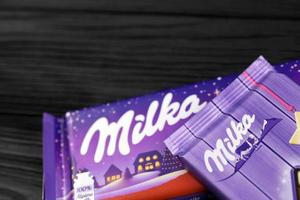 milka dolce inverno e spekula Pan di zenzero cioccolato sbarra. milka è svizzero marca di cioccolato confezione manufatto di azienda mondelez internazionale foto