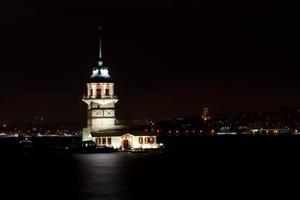 torre della fanciulla a istanbul foto