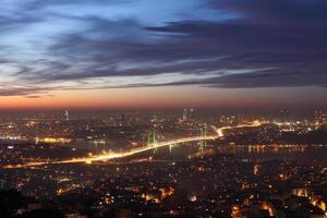 Ponte sul Bosforo a Istanbul foto