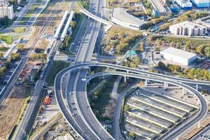 sopra Visualizza di squillare strada e ferrovia nel Mosca foto