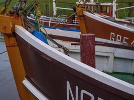 greetsiel,germania,2020-il villaggio di salutiel a il nord mare nel Germania foto