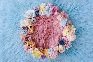 neonato digitale fondale con fiori. foto