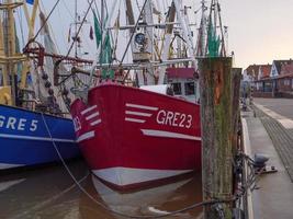 greetsiel,germania,2020-il villaggio di salutiel a il nord mare nel Germania foto