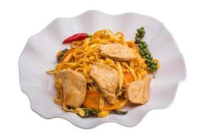 tagliatelle fritte con pollo foto