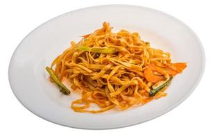 tagliatelle fritte con verdure foto