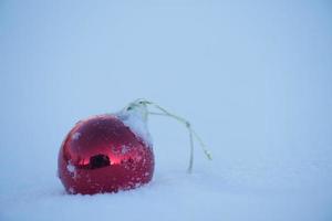 Natale palla nel neve foto