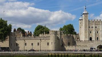 Londra, Regno Unito, 2014. Vista della torre di Londra dal fiume Tamigi foto