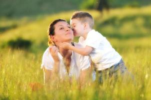 donna bambino all'aperto foto