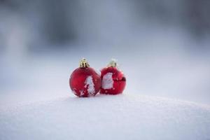 Natale palla nel neve foto