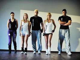 fitness gruppo allenarsi foto