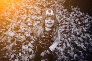 figlia Sorridi nel telecamera foto