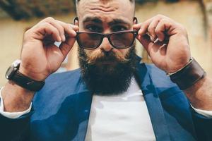 giovane uomo con un' lungo barba foto