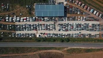 aereo Visualizza di il grande auto cumulo di rifiuti foto