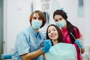 la ragazza alla reception dal dentista foto