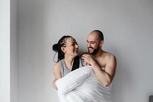 uomo e donna nel il Camera da letto foto