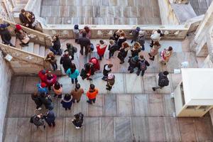 persone su tetto superiore di Milano Cattedrale. foto