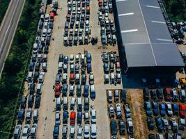 aereo Visualizza di il grande auto cumulo di rifiuti foto