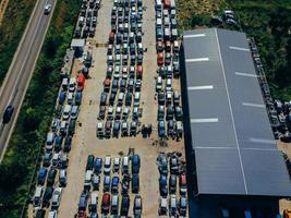 aereo Visualizza di il grande auto cumulo di rifiuti foto