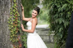 sposa pose per il telecamera foto