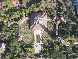 veduta aerea della moschea di yogyakarta, indonesia. foto