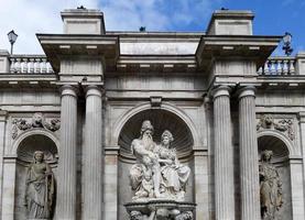 vienna, Austria, 2014. franz Giuseppe io monumento a albertina platz nel vienna foto