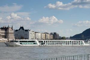 budapest, Ungheria, 2014. fiume crociera lungo il Danubio fiume nel budapest foto