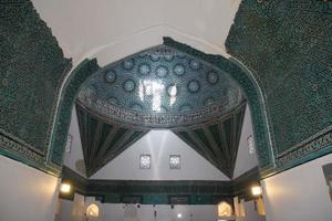 cupola di karatè madrasa nel konya, turkiye foto