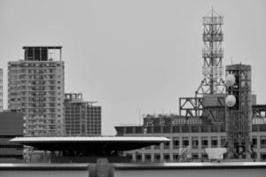 tetto cime e alto edifici nel centro osaka foto