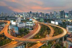 Superstrada di Bangkok e vista dall'alto dell'autostrada, Thailandia foto