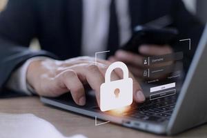 concetto di sicurezza informatica, sicurezza e crittografia delle informazioni, accesso sicuro alle informazioni personali dell'utente, accesso sicuro a Internet, sicurezza informatica. foto