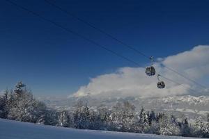 sciare sollevamento gondola nel Alpi foto