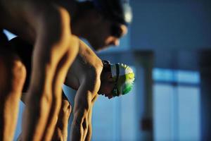 nuotatore nel piscina foto