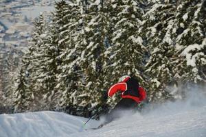 inverno persone divertimento e sciare foto