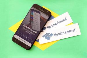 ternopil, Ucraina - Maggio 8, 2022 brasiliano Receita federale smartphone app. Receita federale è il brasiliano federale reddito servizio agenzia e un' segreteria di il ministero di economia foto